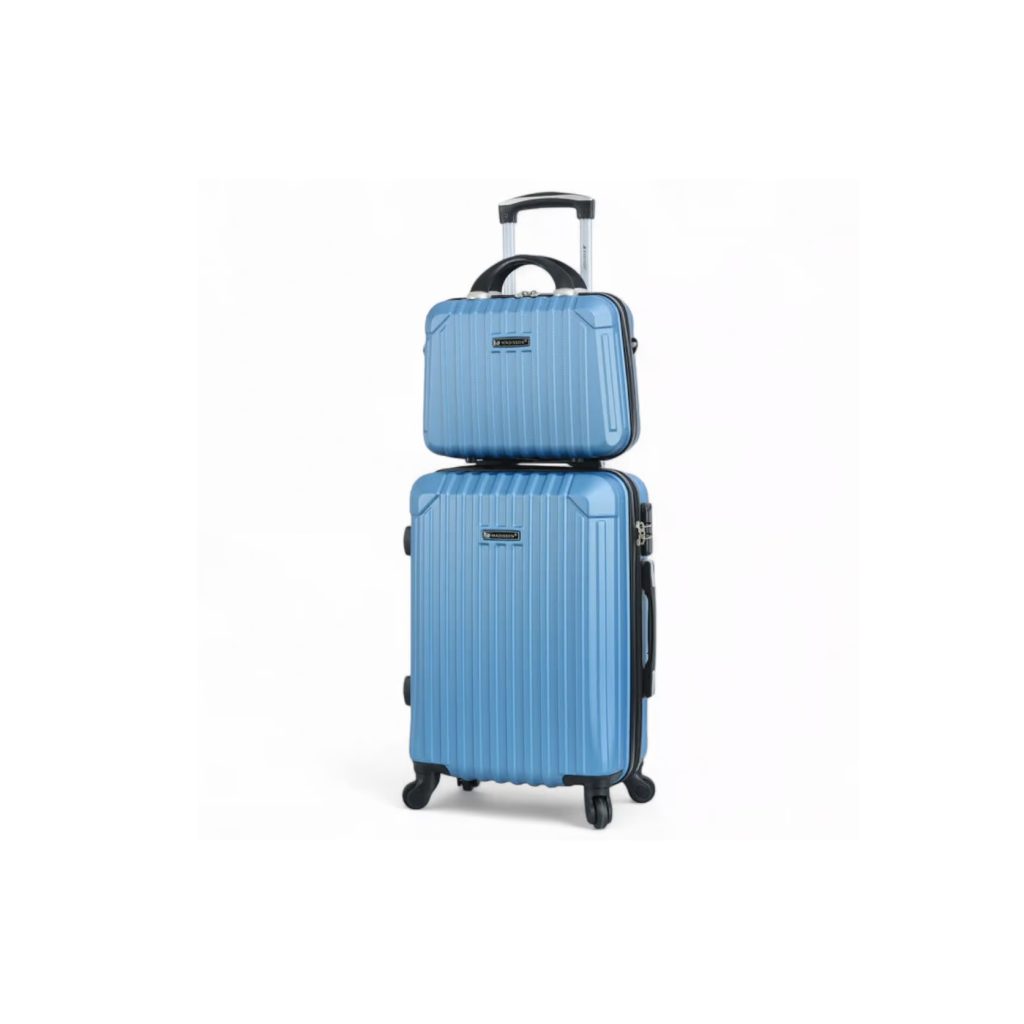 1. Valises cabine et bagages à roulettes en cuir synthétique bleuté.